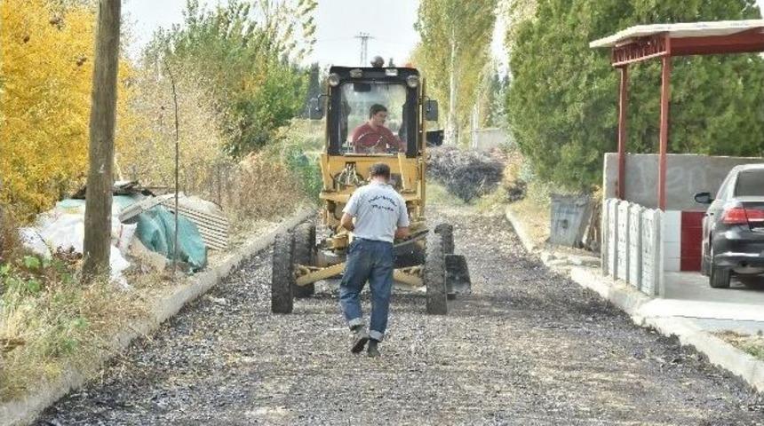Yılmaz Mahallesi Yollarına Asfalt &Ccedil;alışması