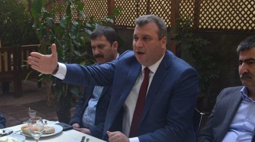 Varlı, Oda Başkanları İle Başkanlık Sistemini Tartıştı