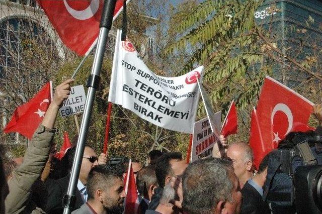 Avusturya Büyükelçiliği Önünde Protesto