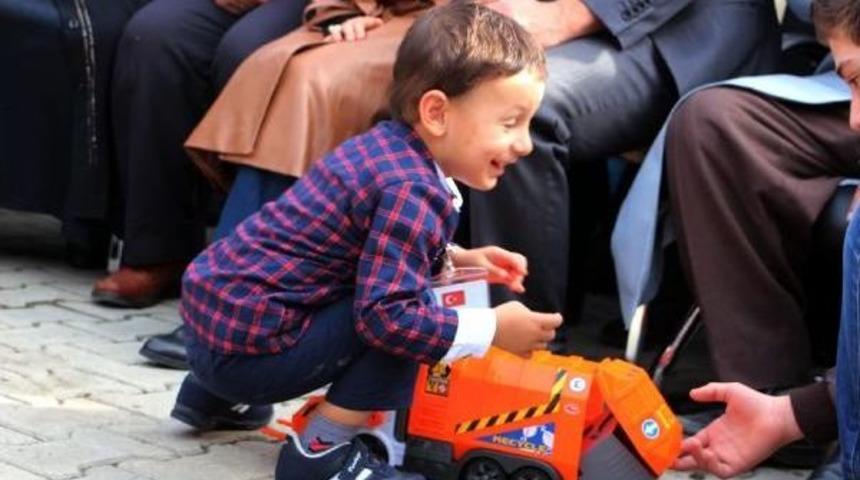 Bakan Soylu, Kaymakamın Cenazesinde S&ouml;z Verdi: Ter&ouml;r&uuml; &Ouml;yle Bitireceğiz Ki Kimse Bir Daha Ağzına Pkk Lafını Alamayacak