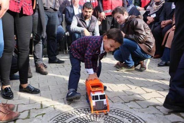 Bakan Soylu, Kaymakamın Cenazesinde Söz Verdi: Terörü Öyle Bitireceğiz Ki Kimse Bir Daha Ağzına Pkk Lafını Alamayacak