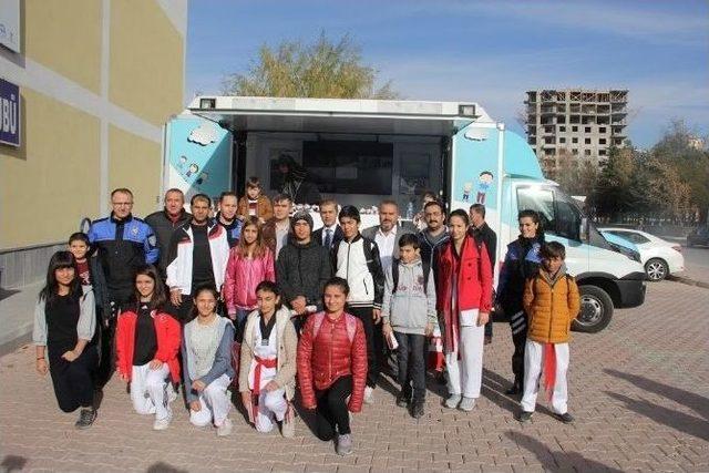 Kayseri Emniyet Müdürlüğü Bölgesel Taekwondo Şampiyonası Düzenledi