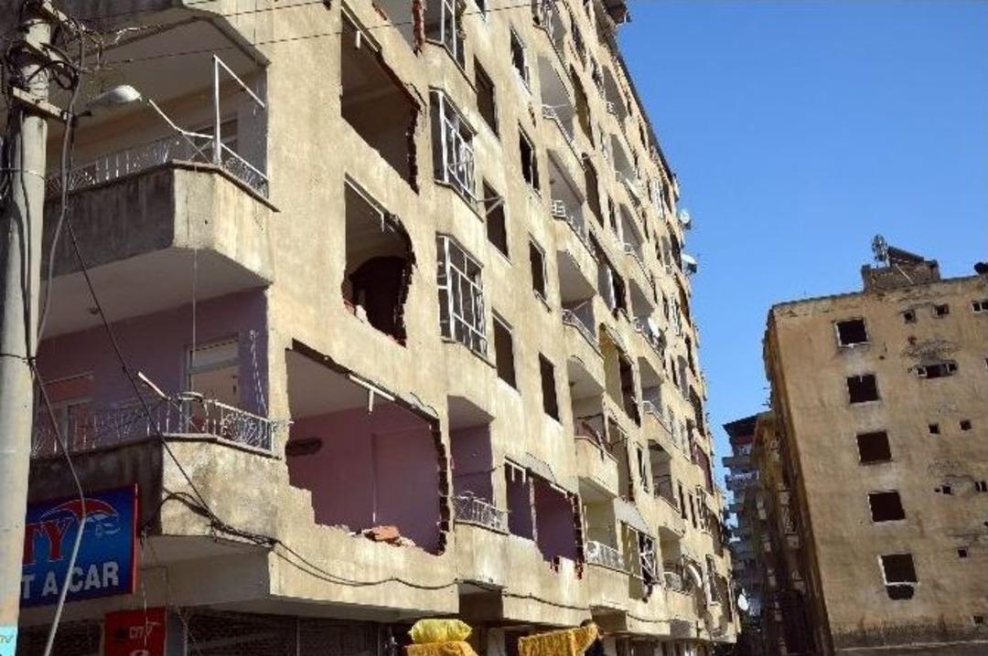 Bağlar&rsquo;daki Patlamada Hasar G&ouml;ren Evlerinin Yıkılmasını İstiyorlar