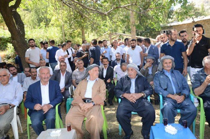 Aşiret düğününde dudak uçuklatan takı!  G2