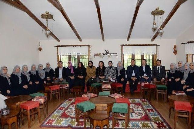 Turistler Köy Sofrasında Kahvaltı Yapacak