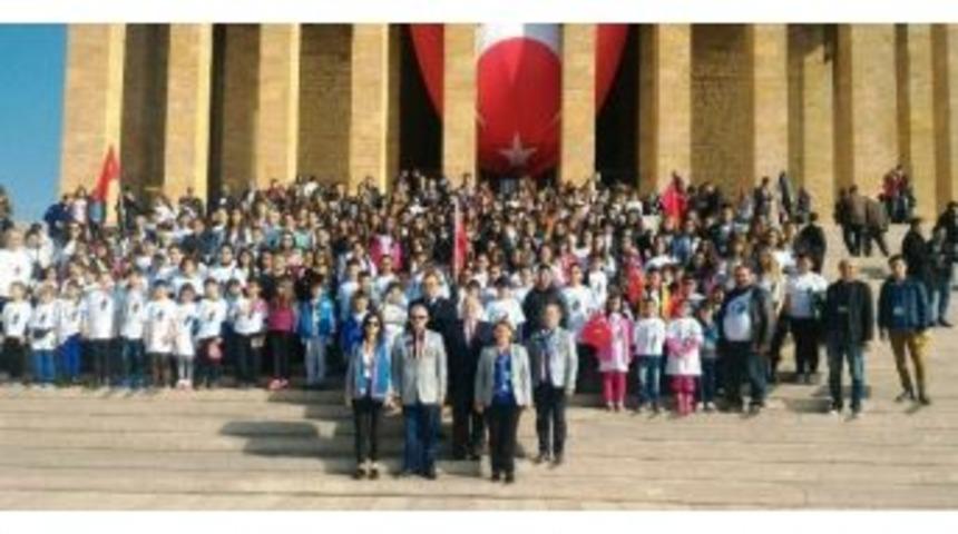 Rotaryenler Atat&uuml;rk İ&ccedil;in Mevlit Okutup 350 &Ccedil;ocuğu Anıtkabir&rsquo;e G&ouml;t&uuml;rd&uuml;