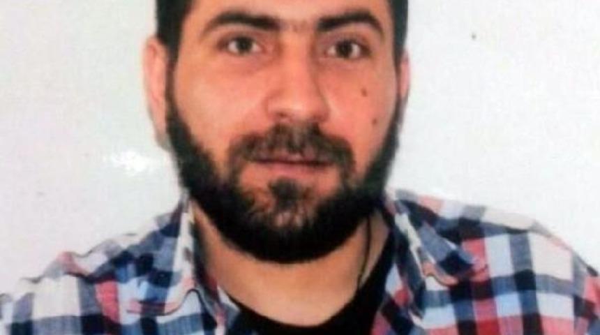 Kızının Mezarı Başında Intihar Etti