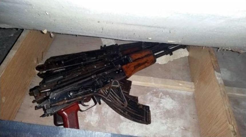 Silvan&rsquo;da Pkk&rsquo;ya Ait Silah Ve M&uuml;himmat Bulundu