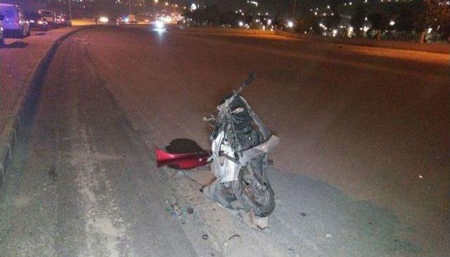 Gaziantep’te Motosiklet İle Otomobil Çarpıştı: 2 Ölü