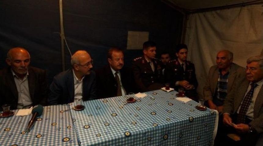 Kalkınma Bakanı Elvan 15 Temmuz Şehidi &Ouml;zsoy&rsquo;un Ailesini Ziyaret Etti