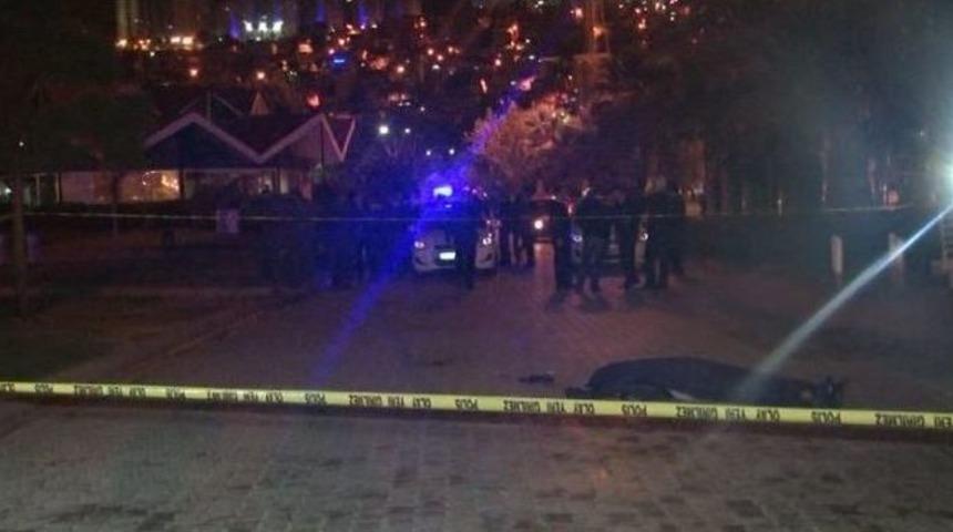 İki Kişi Arasında &Ccedil;ıkan Tartışma Kanlı Bitti: 1 &Ouml;l&uuml;