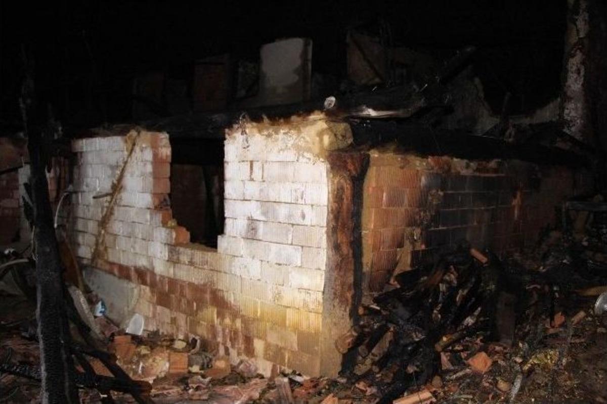 2 Kardeş Yangında Can Verdi