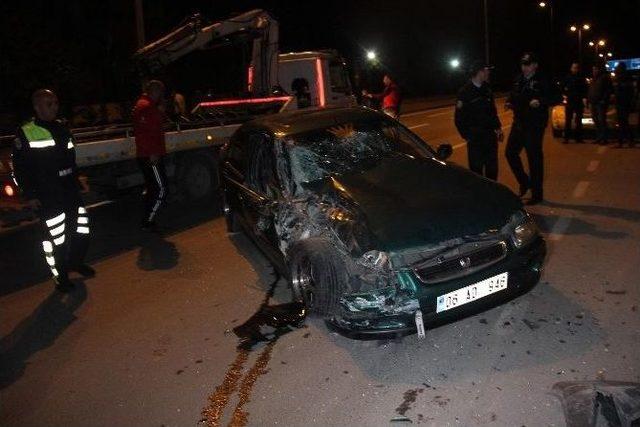 Alkollü Sürücü Otomobiliyle 2 Araca Çarparak Durabildi