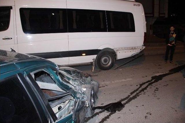 Alkollü Sürücü Otomobiliyle 2 Araca Çarparak Durabildi