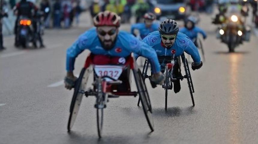 15 Temmuz Şehitler K&ouml;pr&uuml;s&uuml;&rsquo;nde İlk Maraton