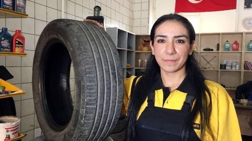 Kadın Kuaf&ouml;r&uuml; Gen&ccedil; Kadın Oto Lastik&ccedil;i Oldu