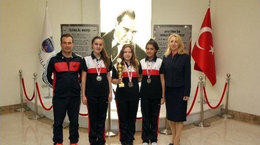&Ouml;zel Sanko Okulları Gen&ccedil; Kızlar Kort Tenisi Takımı İl İkincisi