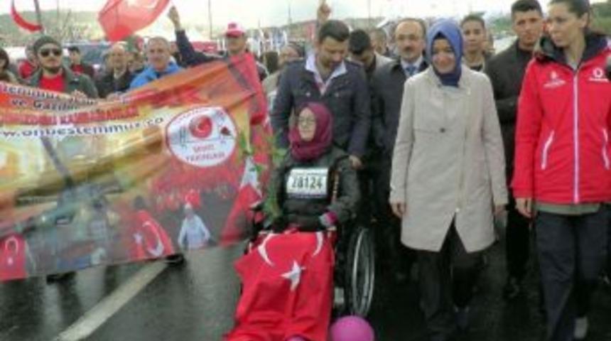 Bakan Kaya, Vodafone 38. İstanbul Maratonu&rsquo;na 15 Temmuz Gazileriyle Katıldı