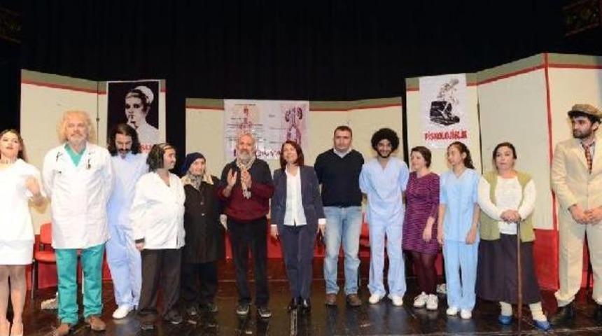 İki Perdelik 'hospitılhane' Yoğun Ilgi G&ouml;rd&uuml;