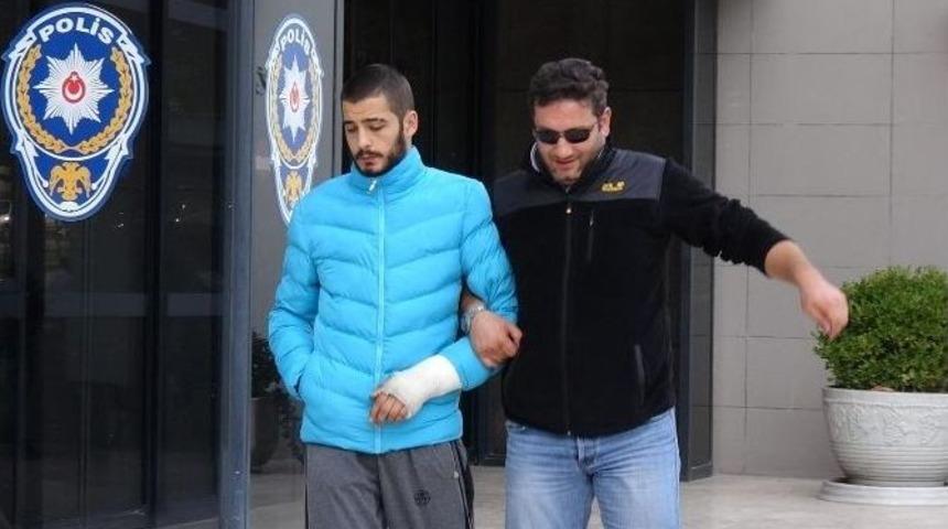 3 Kadının Telefonunu &Ccedil;alan Kapka&ccedil;&ccedil;ı Yakalandı