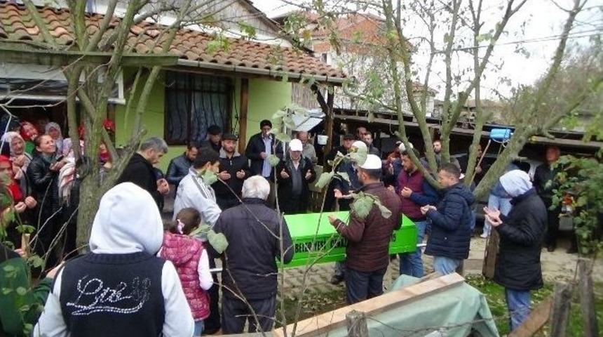 Eşi Tarafından Yakılarak &Ouml;ld&uuml;r&uuml;len Kadın Toprağa Verildi
