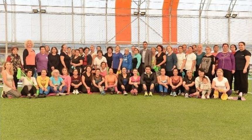 Muratpaşa&rsquo;da Kadınlar G&uuml;ne Sporla Başlıyor