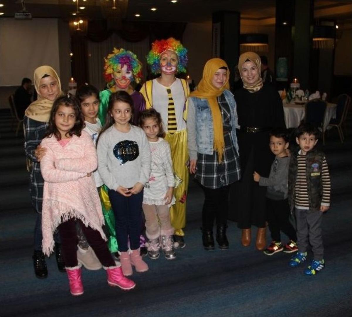 Eminevim Kimsesiz &Ccedil;ocukları Ağırladı