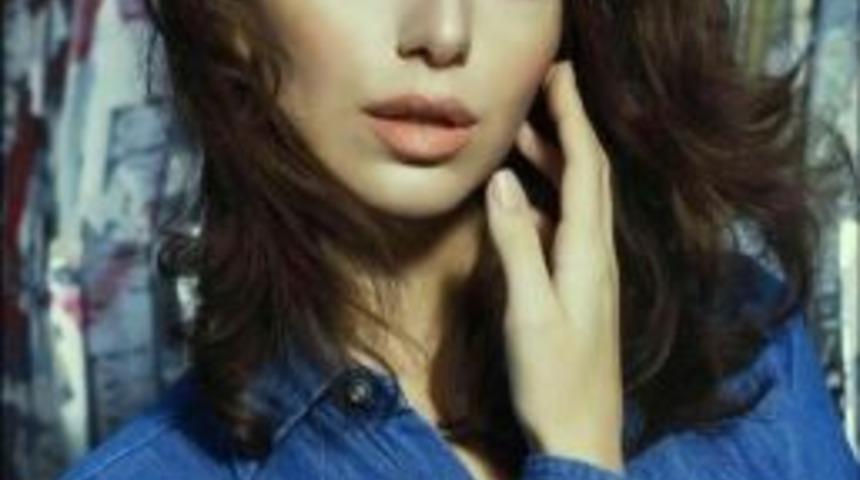 Tuğ&ccedil;e Aral, Hadise Taklidi İle Şaşırttı