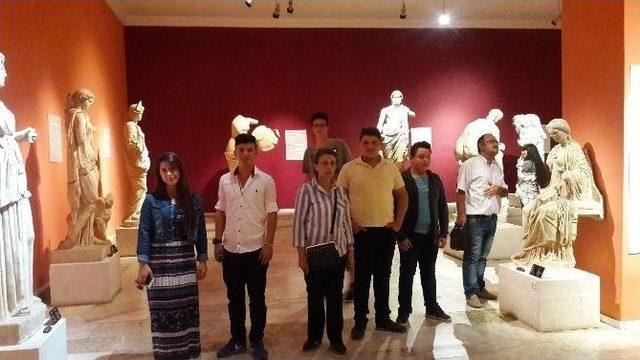Finike&rsquo;deki Girişimci &Ouml;ğrenciler, Expo Ve Antalya M&uuml;zesi&rsquo;ni Gezdi 1