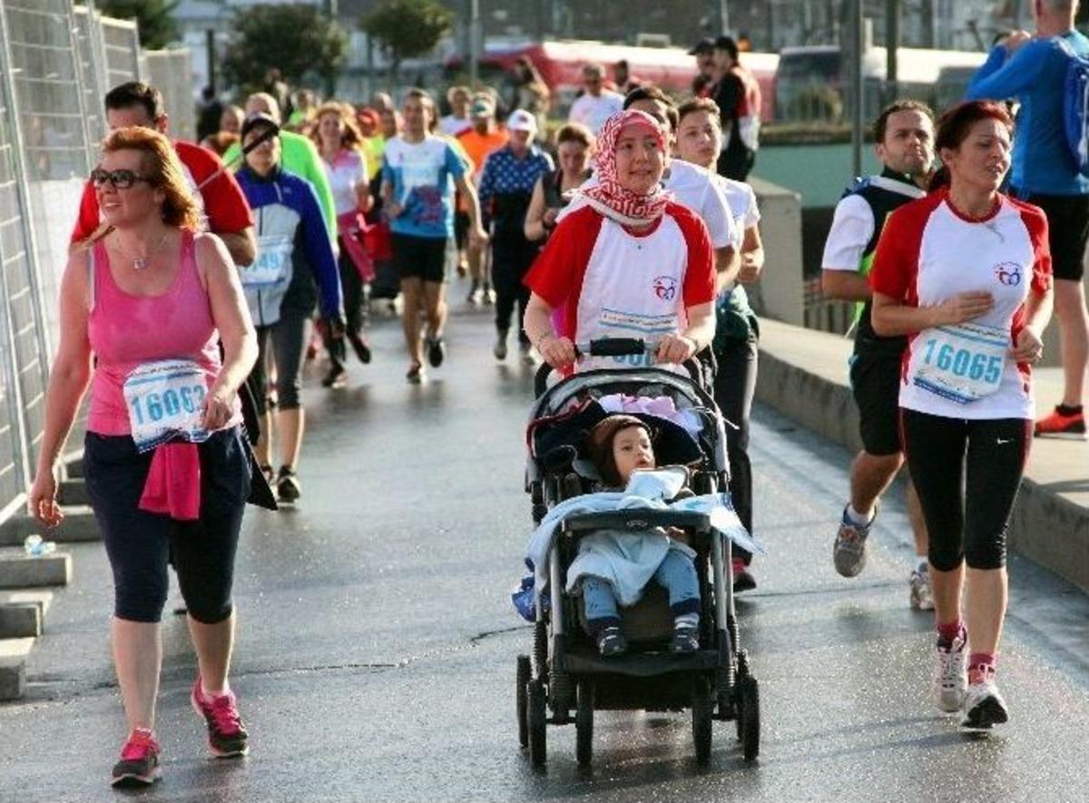 İstanbul Maratonu&rsquo;ndan Renkli G&ouml;r&uuml;nt&uuml;ler