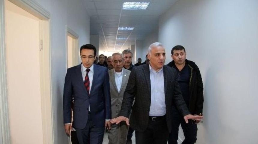 Vali Zorluoğlu, Cami Ve Sağlık Merkezi İnşaatında İncelemelerde Bulundu