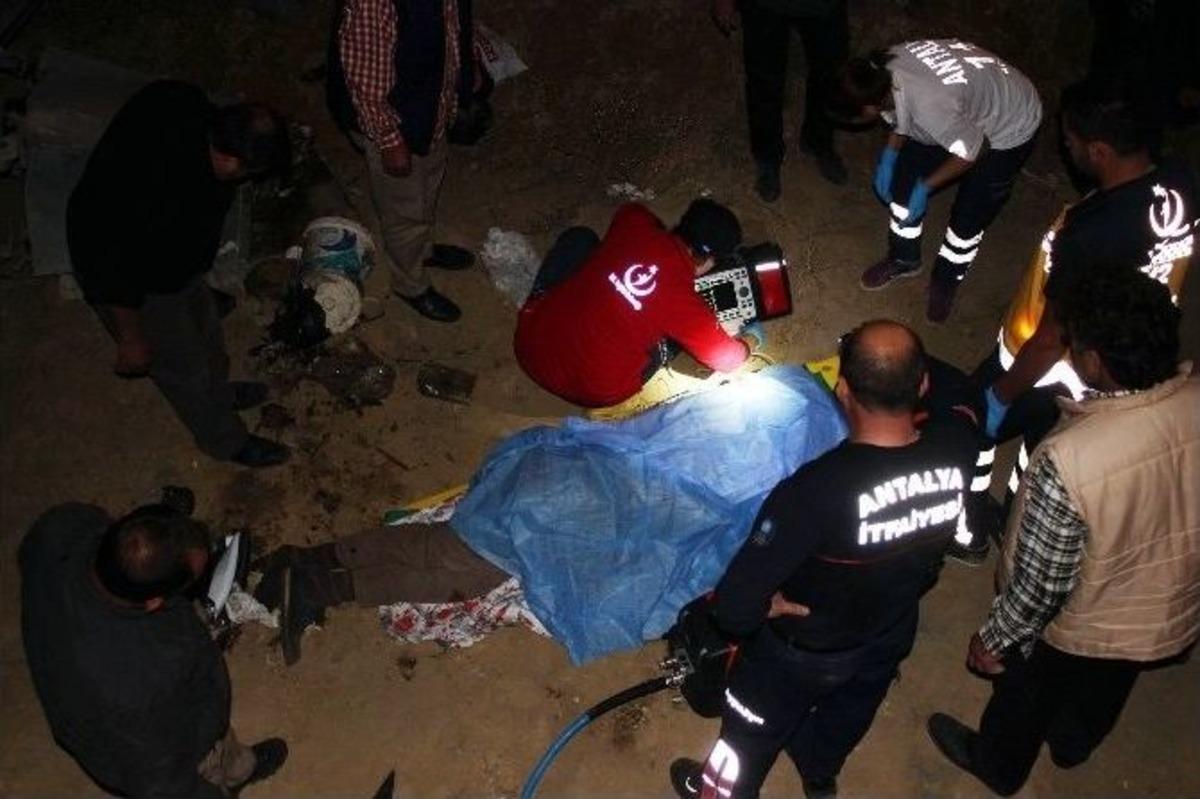 Antalya&rsquo;da Kamyon Kazası: 1 &Ouml;l&uuml;