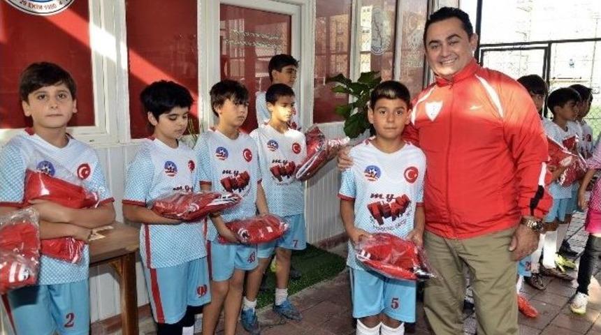 Başkan Küçükkuru’dan İbradı Spor’a Malzeme Desteği