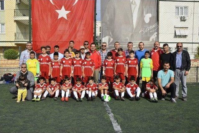 Başkan Küçükkuru’dan İbradı Spor’a Malzeme Desteği