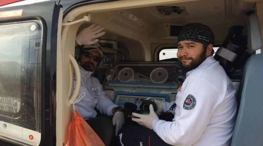 Kalp Hastası 2 G&uuml;nl&uuml;k Bebek Ambulans Helikopterle Ankara&rsquo;ya Sevk Edildi