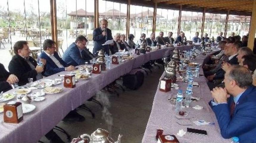 Başkan G&uuml;mr&uuml;k&ccedil;&uuml;oğlu Koordinasyon Toplantısı Ger&ccedil;ekleştirdi