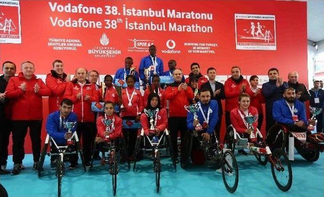 Bağcılarlı Atletler 38. İstanbul Maratonu&rsquo;na Katıldı 2