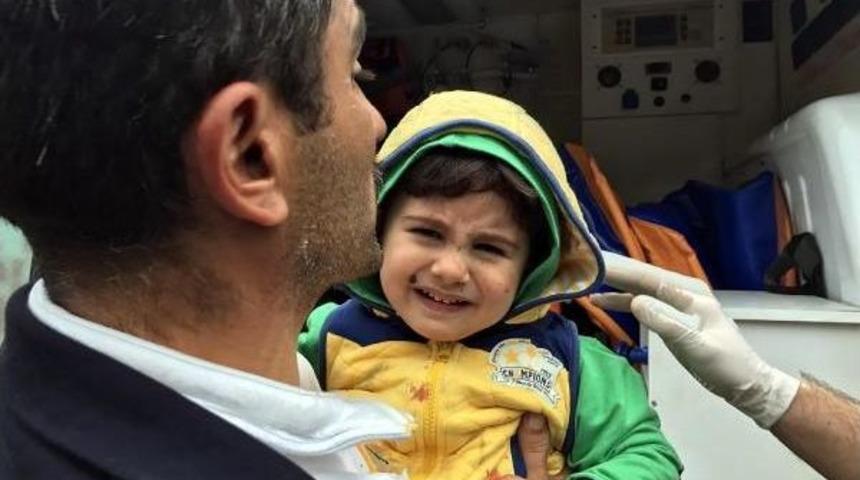 Şerit Ihlali Yapan Tır, Tur Midib&uuml;s&uuml;ne &Ccedil;arptı: 21 Yaralı