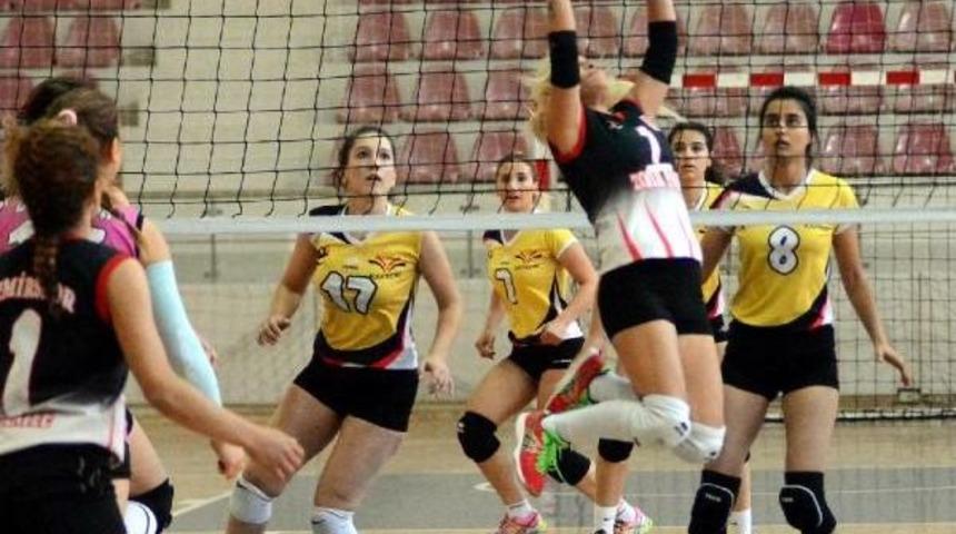 Kayseri Voleybol Kul&uuml;b&uuml;-Osmaniye Demirspor: 0-3