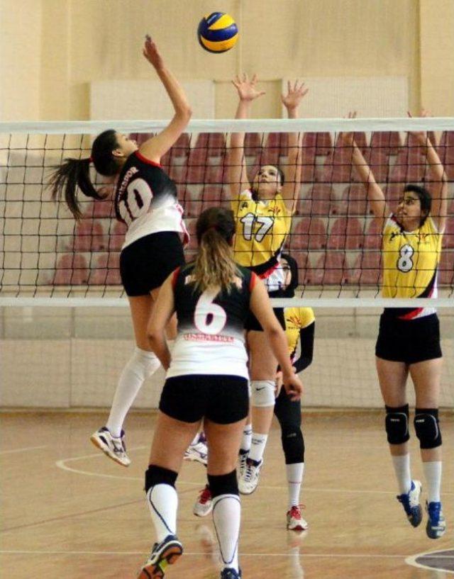 Kayseri Voleybol Kulübü-Osmaniye Demirspor: 0-3