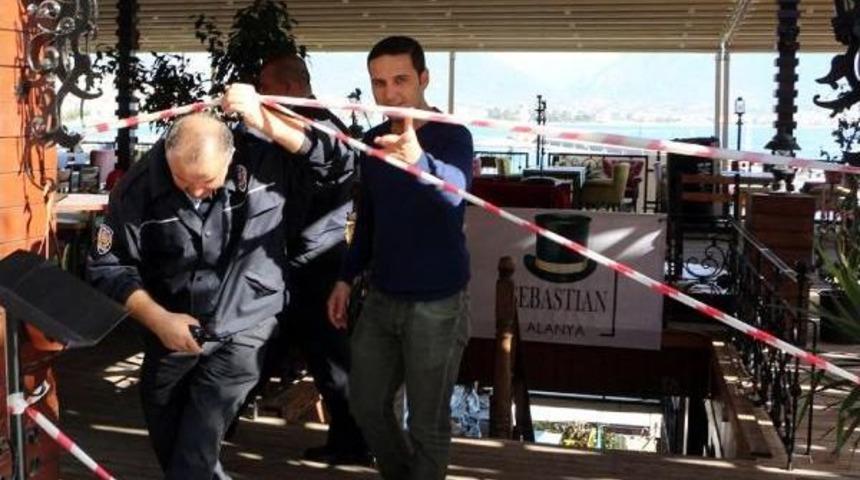 Kalbinden Bı&ccedil;aklanan Udi &Ouml;ld&uuml;