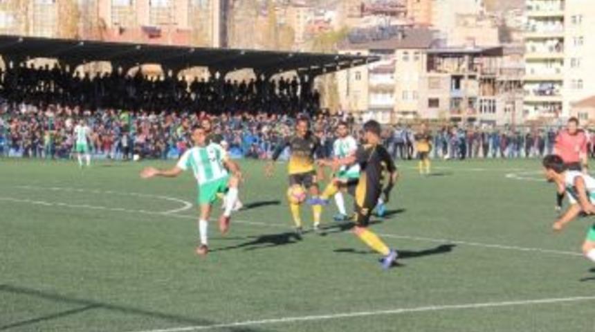 Hakkarispor, Bing&ouml;l &Ccedil;eltik Spor&rsquo;u Mağlup Etti