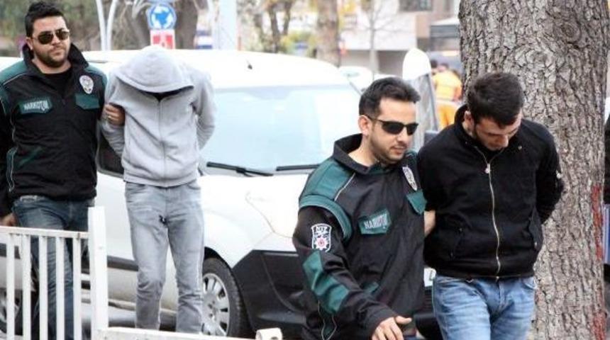 Uyuşturucuyla Yakalanan 2 Kişi Adliyede