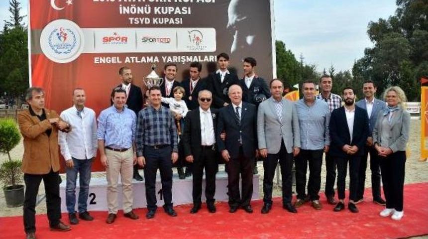 Binicilikte Atat&uuml;rk Kupası'nı Hasan Şent&uuml;rk Kazandı