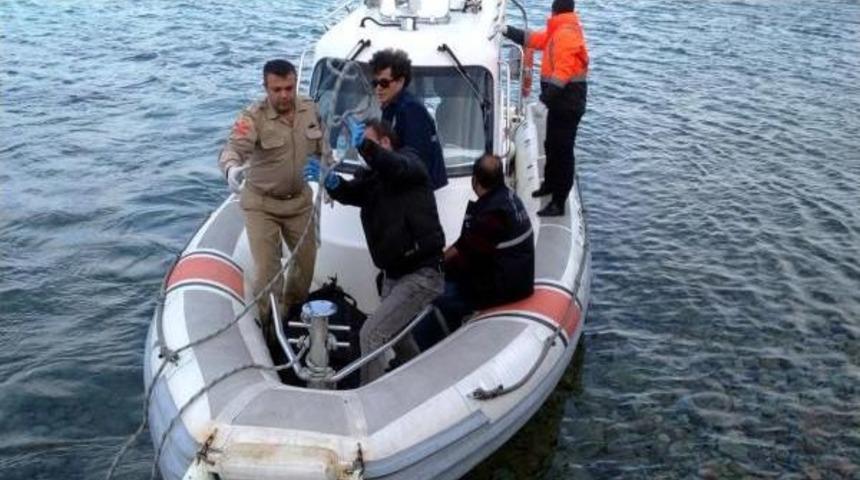 Şenlik I&ccedil;in Gittikleri Kara Ada'da Erkek Cesedi Buldular (2)