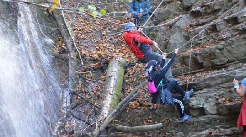 Dağcılar, Erfelek Şelalerine Tırmandı