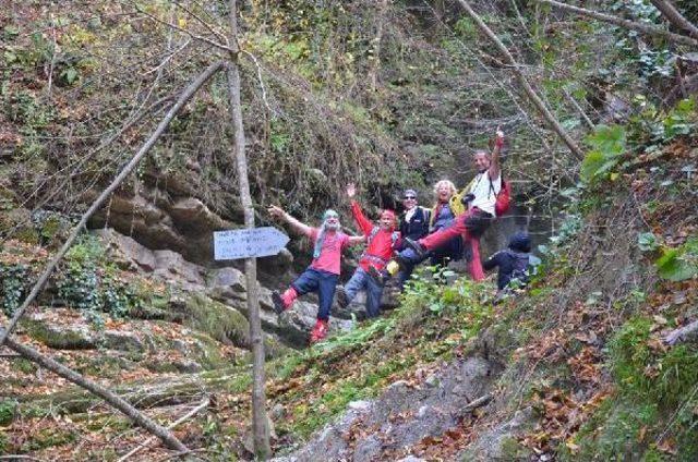 Dağcılar, Erfelek Şelalerine Tırmandı