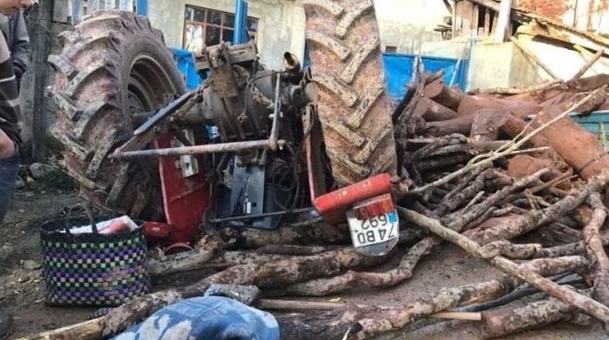 Bartın&rsquo;da Trakt&ouml;r Devrildi: 4 Yaralı