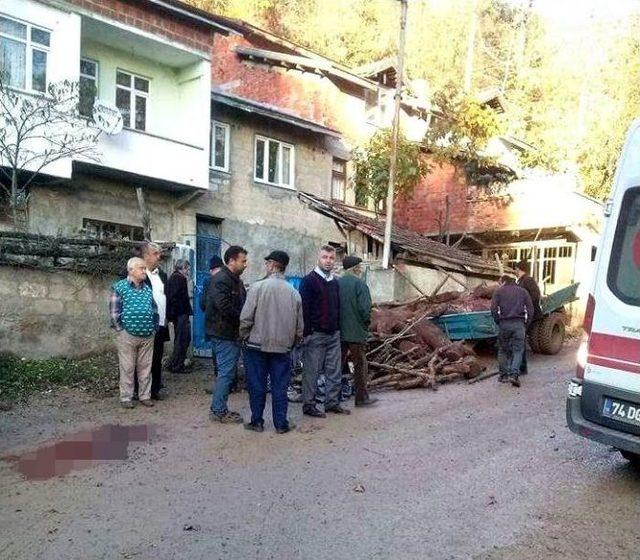 Bartın’da Traktör Devrildi: 4 Yaralı