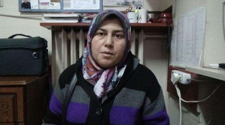 Acılı Anne Kızının Bulunmasını İstiyor